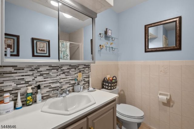 900 Van Houten Ave A2, Clifton City, NJ 07013