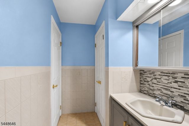 900 Van Houten Ave A2, Clifton City, NJ 07013