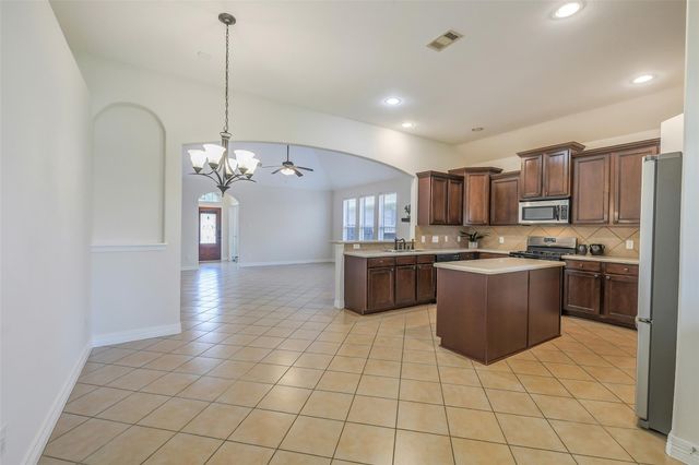 28622 Lockeridge Springs Drive, Spring, TX 77386
