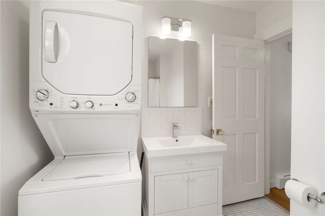 58 Washington Street 3, Newport, RI 02840