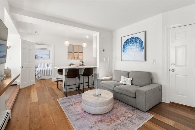 58 Washington Street 3, Newport, RI 02840