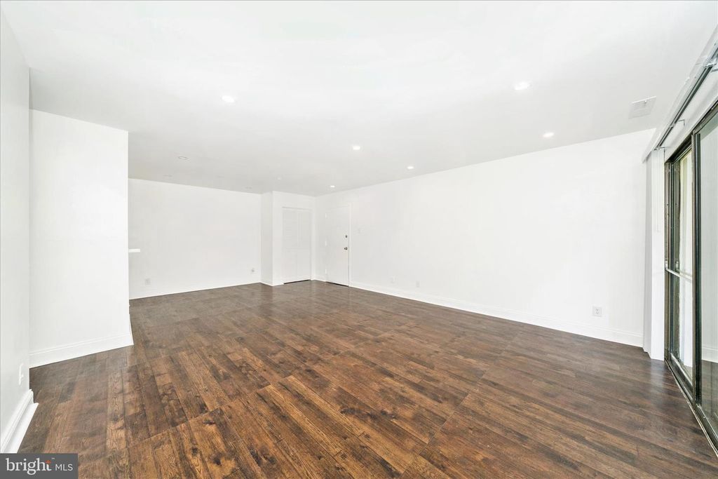 Image 11 of property listing at 10125 PRINCE PL #103-11B, Upper Marlboro, MD 20774