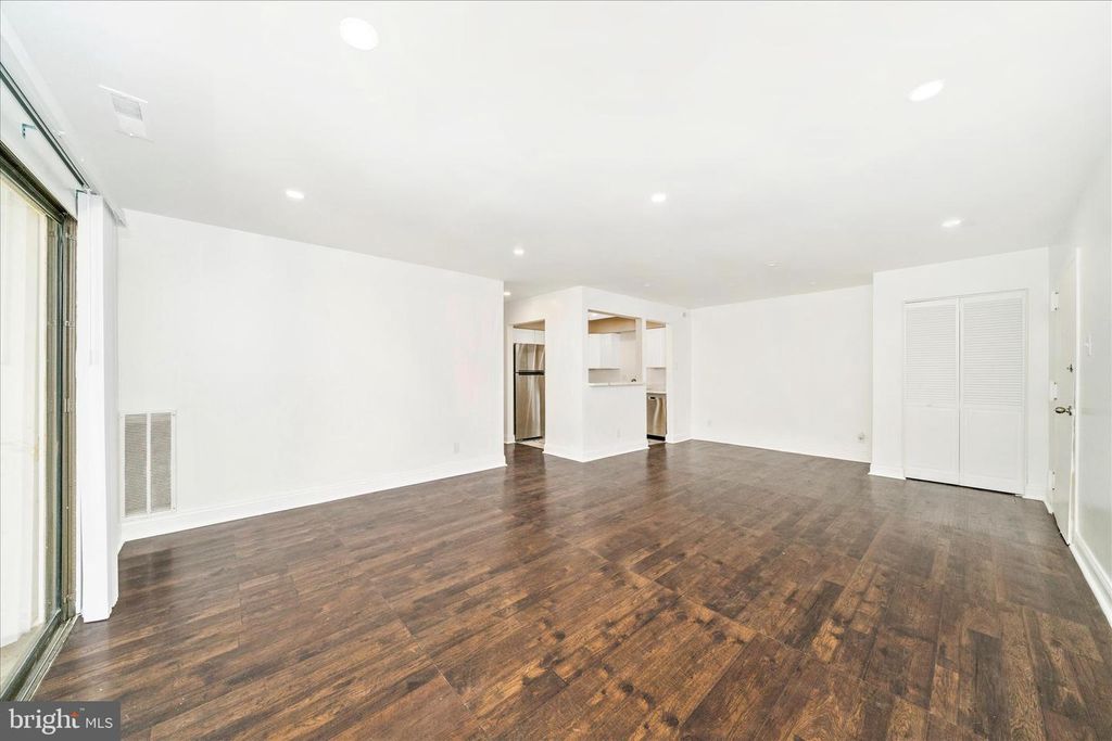 Image 12 of property listing at 10125 PRINCE PL #103-11B, Upper Marlboro, MD 20774