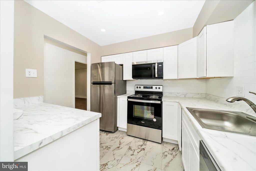 Image 15 of property listing at 10125 PRINCE PL #103-11B, Upper Marlboro, MD 20774