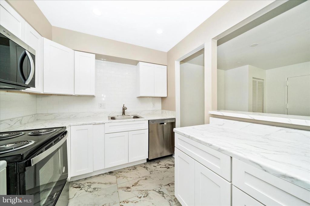 Image 17 of property listing at 10125 PRINCE PL #103-11B, Upper Marlboro, MD 20774