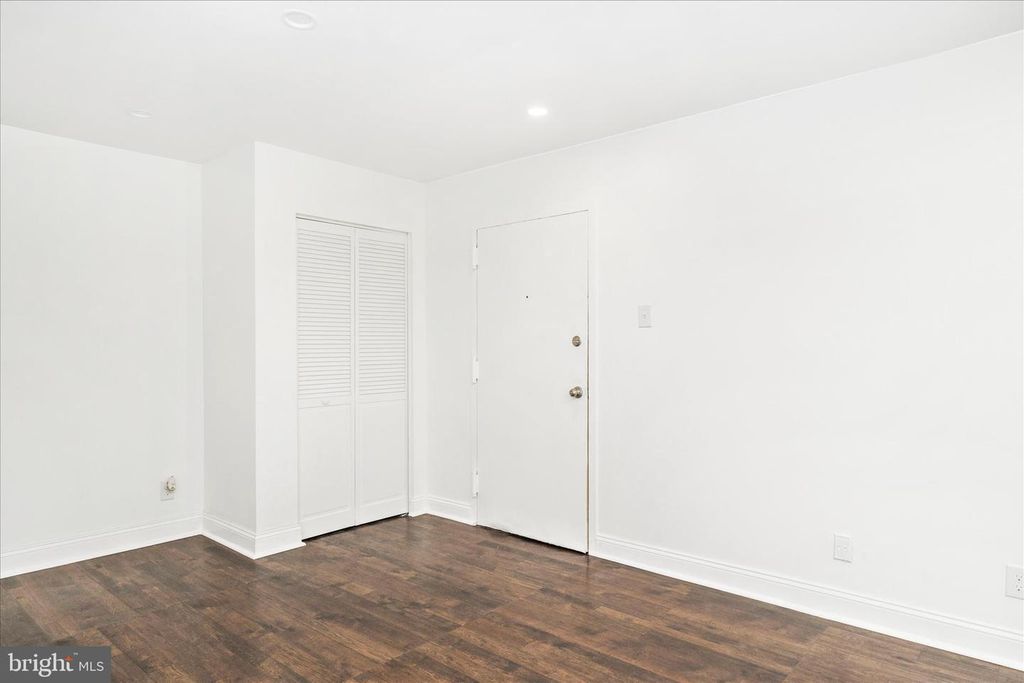 Image 2 of property listing at 10125 PRINCE PL #103-11B, Upper Marlboro, MD 20774