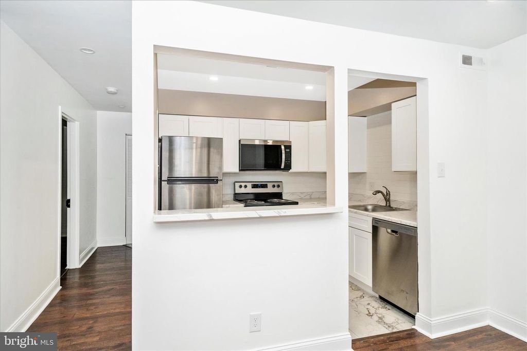 Image 21 of property listing at 10125 PRINCE PL #103-11B, Upper Marlboro, MD 20774
