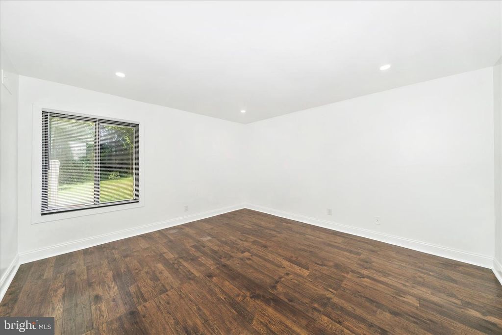 Image 22 of property listing at 10125 PRINCE PL #103-11B, Upper Marlboro, MD 20774