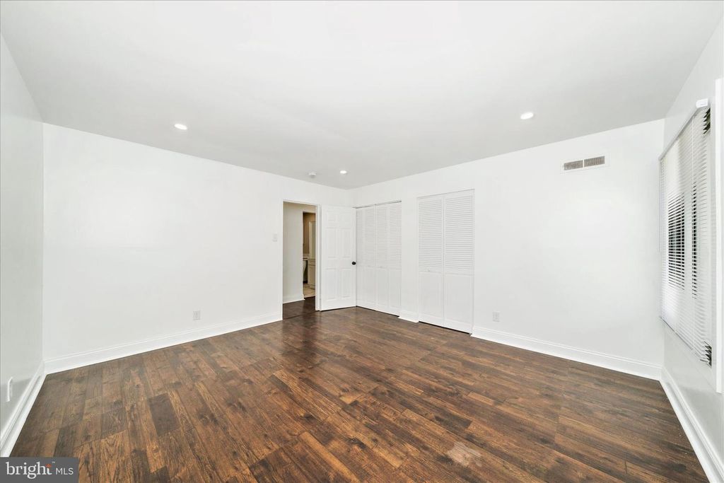 Image 24 of property listing at 10125 PRINCE PL #103-11B, Upper Marlboro, MD 20774