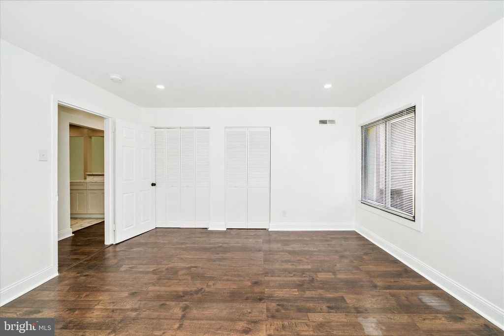 Image 27 of property listing at 10125 PRINCE PL #103-11B, Upper Marlboro, MD 20774