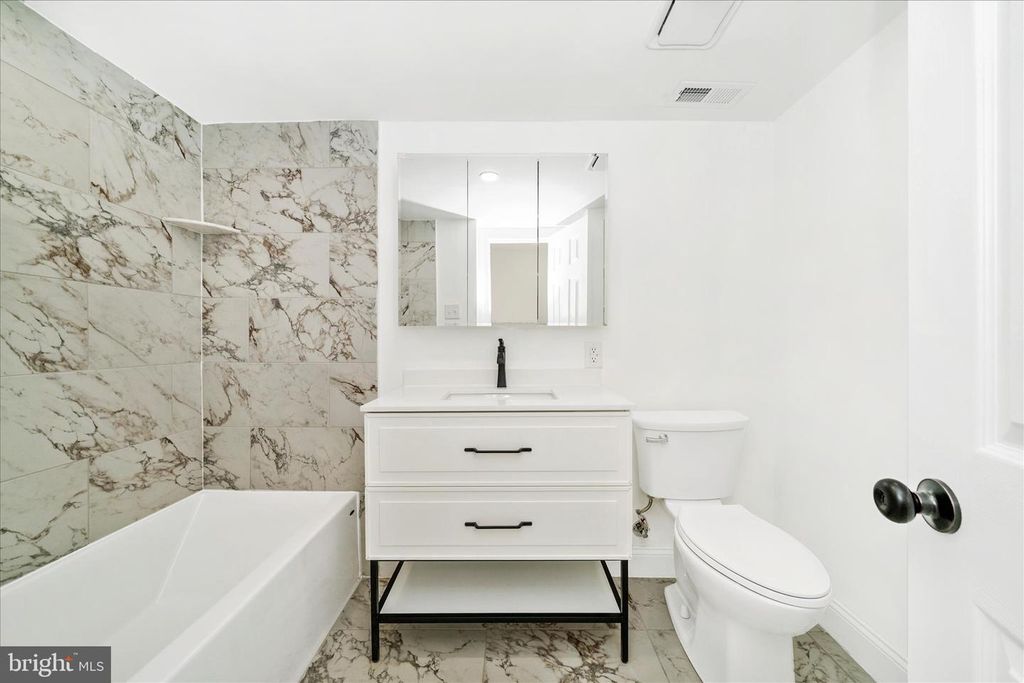 Image 28 of property listing at 10125 PRINCE PL #103-11B, Upper Marlboro, MD 20774