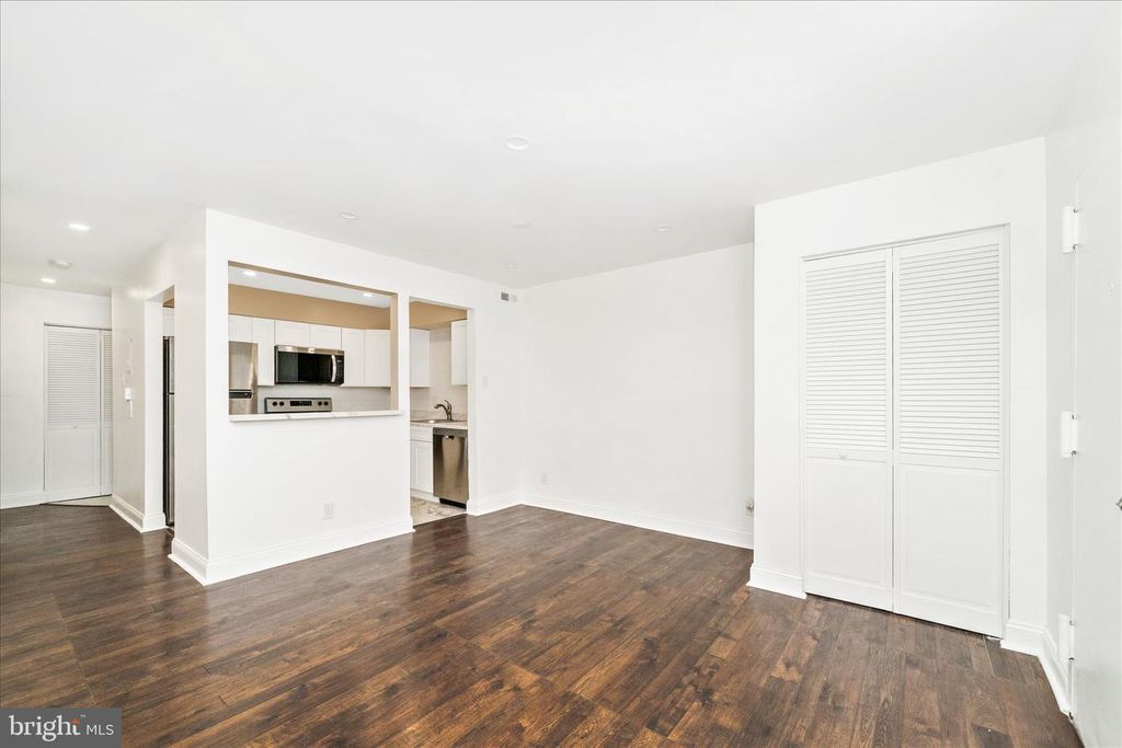 Image 6 of property listing at 10125 PRINCE PL #103-11B, Upper Marlboro, MD 20774