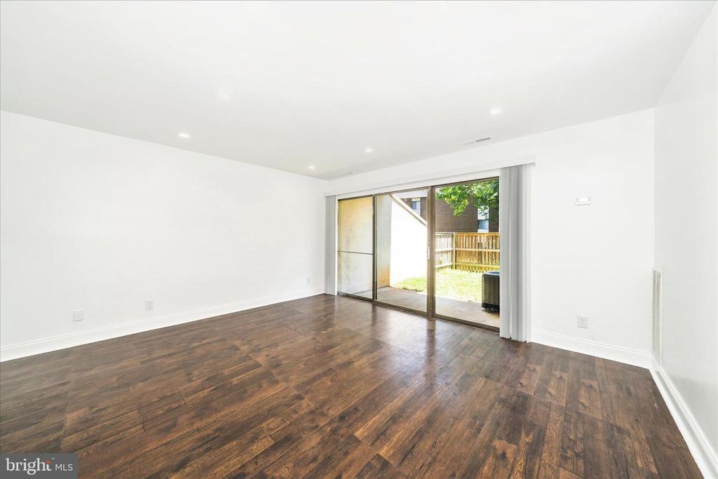 Image 9 of property listing at 10125 PRINCE PL #103-11B, Upper Marlboro, MD 20774