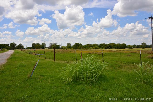 27855 S 170 Road, Henryetta, OK 74437