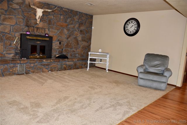 27855 S 170 Road, Henryetta, OK 74437