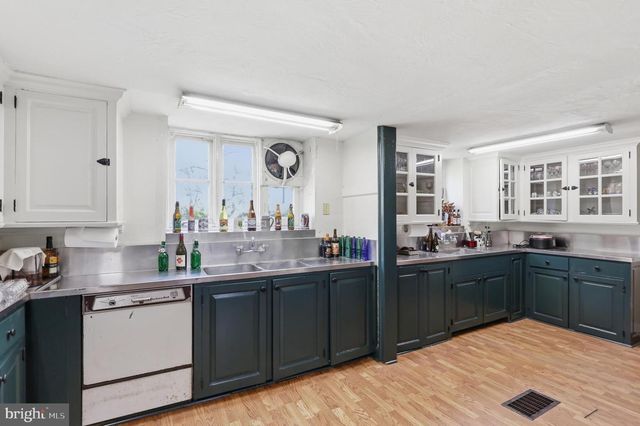 2622 BUTLER PIKE, Plymouth Meeting, PA 19462