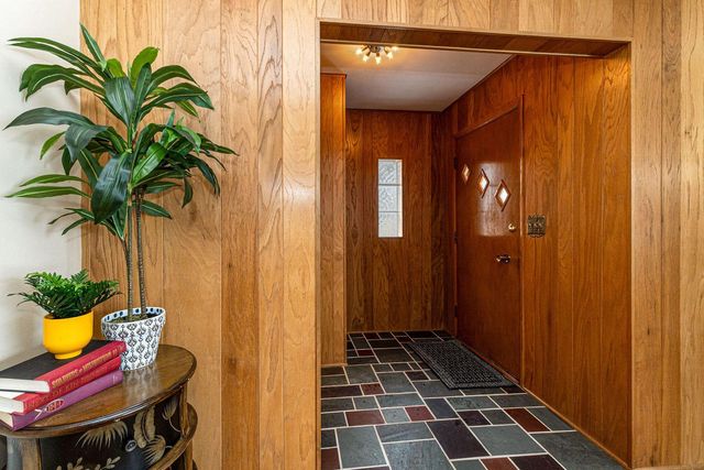 174 W Saveland AVENUE, Milwaukee, WI 53207