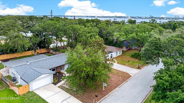 61 Merrywood Circle, Ormond Beach, FL 32174
