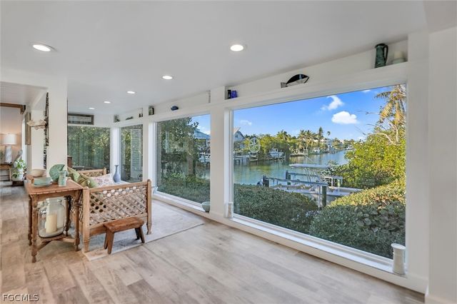 1450 Royal Poinciana DR, Sanibel, FL 33957