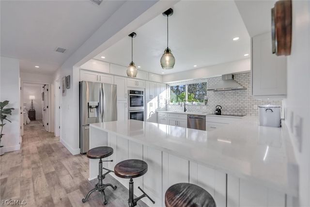 1450 Royal Poinciana DR, Sanibel, FL 33957