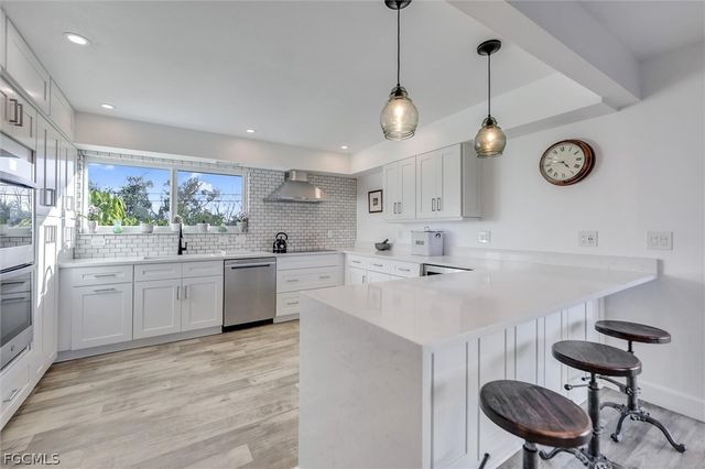 1450 Royal Poinciana DR, Sanibel, FL 33957