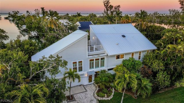 1450 Royal Poinciana DR, Sanibel, FL 33957