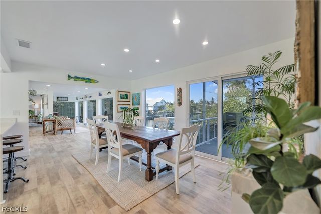 1450 Royal Poinciana DR, Sanibel, FL 33957