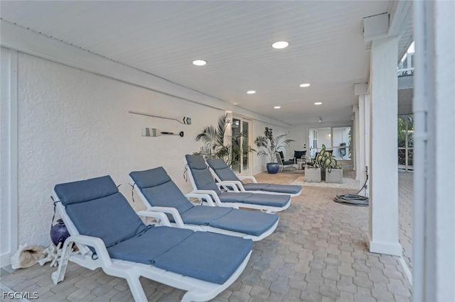 1450 Royal Poinciana DR, Sanibel, FL 33957