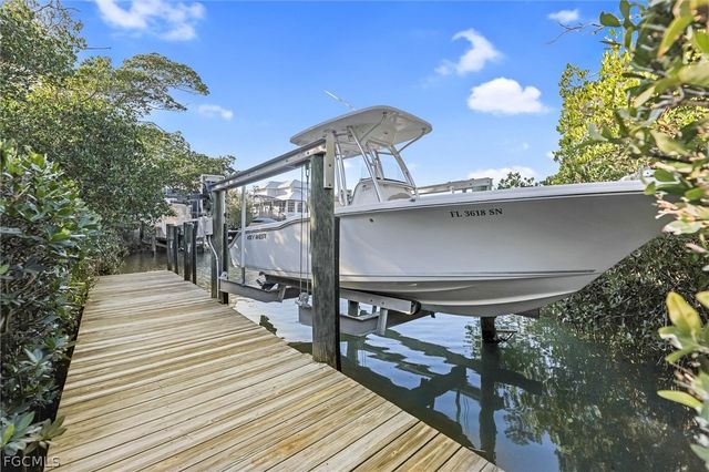 1450 Royal Poinciana DR, Sanibel, FL 33957