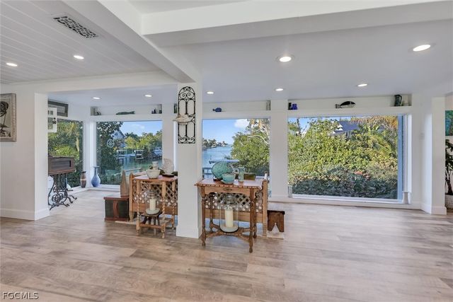 1450 Royal Poinciana DR, Sanibel, FL 33957