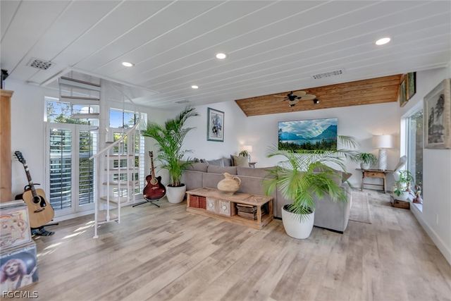 1450 Royal Poinciana DR, Sanibel, FL 33957