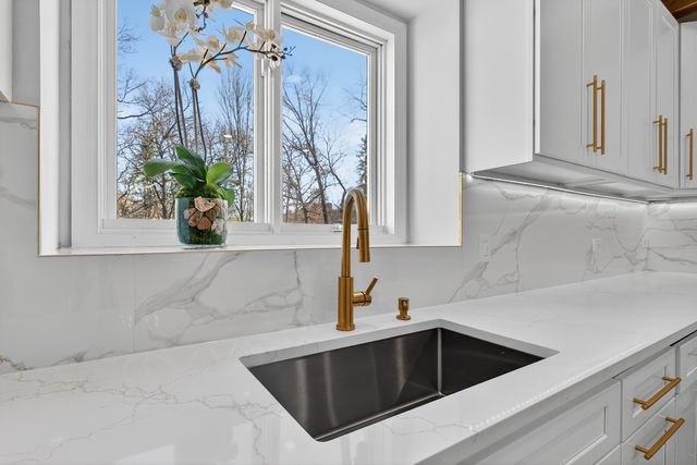 25138 N Pawnee Road, Barrington, IL 60010