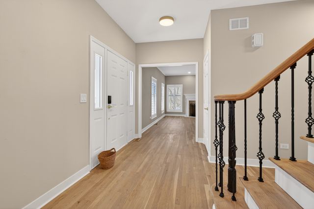 25138 N Pawnee Road, Barrington, IL 60010