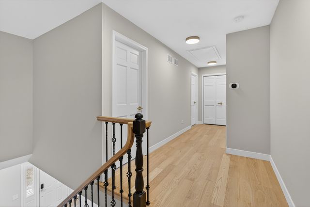 25138 N Pawnee Road, Barrington, IL 60010