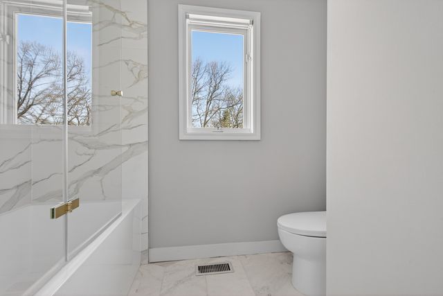 25138 N Pawnee Road, Barrington, IL 60010