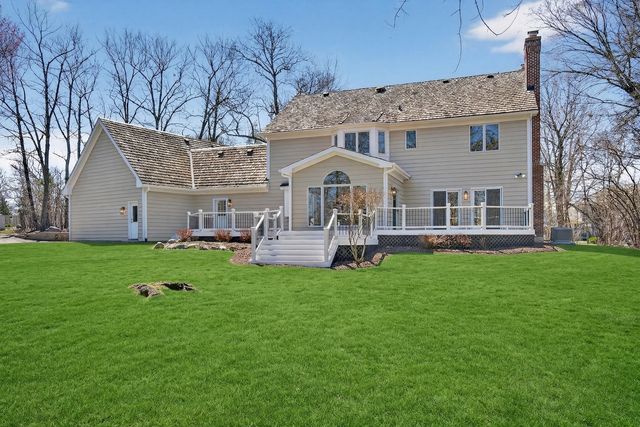 25138 N Pawnee Road, Barrington, IL 60010