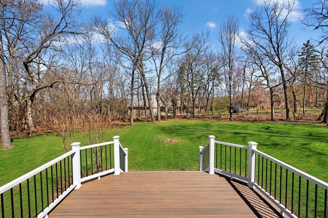 25138 N Pawnee Road, Barrington, IL 60010