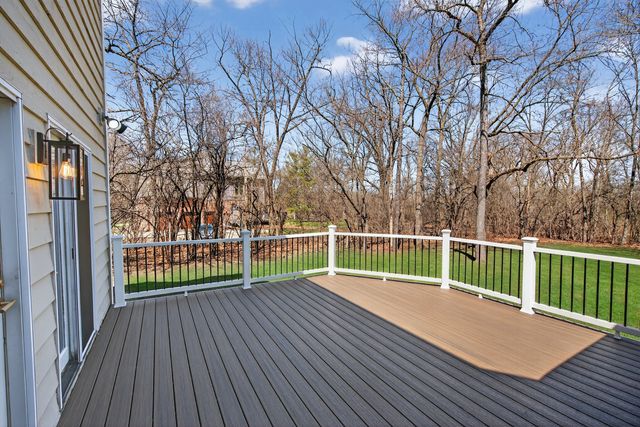 25138 N Pawnee Road, Barrington, IL 60010