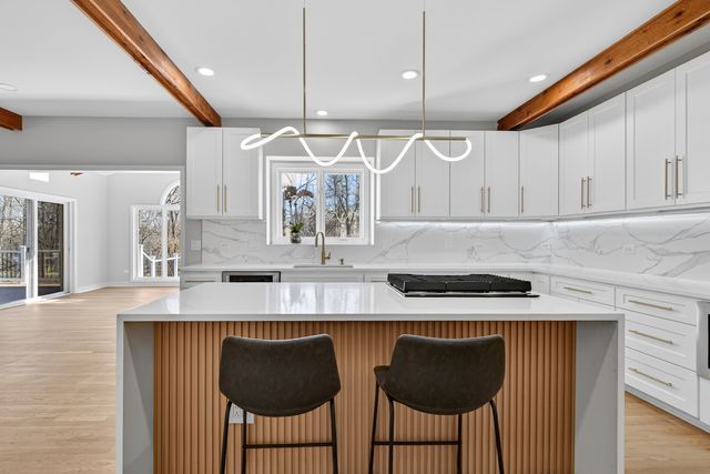 25138 N Pawnee Road, Barrington, IL 60010