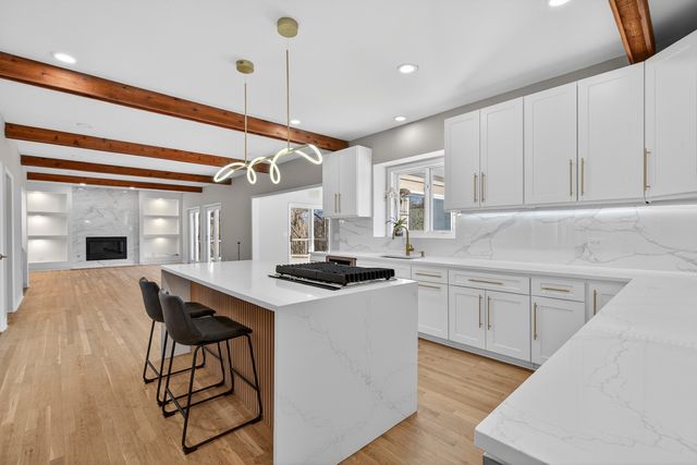 25138 N Pawnee Road, Barrington, IL 60010