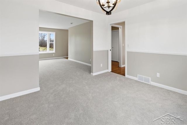 108 W Chapel Lane, Midland, MI 48640