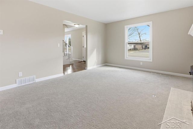 108 W Chapel Lane, Midland, MI 48640