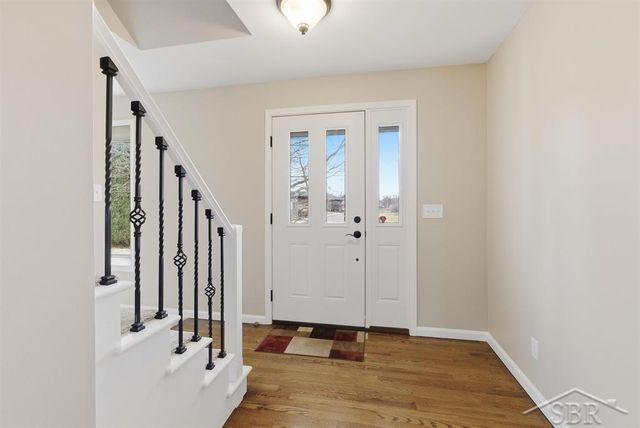 108 W Chapel Lane, Midland, MI 48640