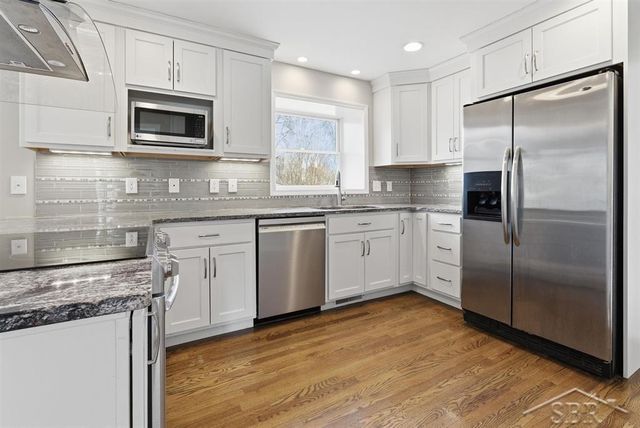 108 W Chapel Lane, Midland, MI 48640