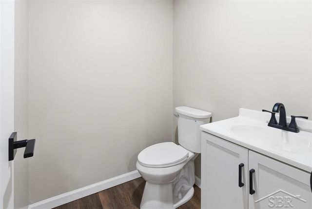 108 W Chapel Lane, Midland, MI 48640