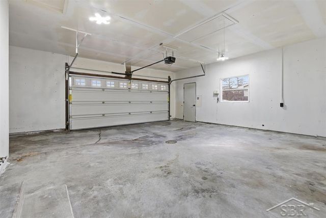 108 W Chapel Lane, Midland, MI 48640