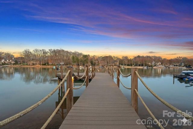 101 S Longfellow Lane, Mooresville, NC 28117