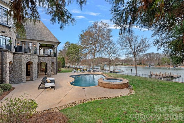 101 S Longfellow Lane, Mooresville, NC 28117