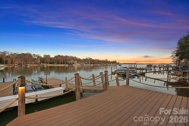 101 S Longfellow Lane, Mooresville, NC 28117