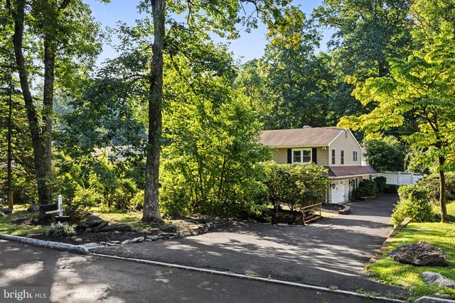 2315 WILLOW BROOK DR, Huntingdon Valley, PA 19006